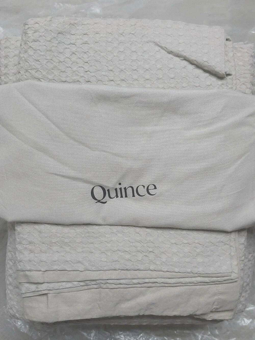 Quince bedding can